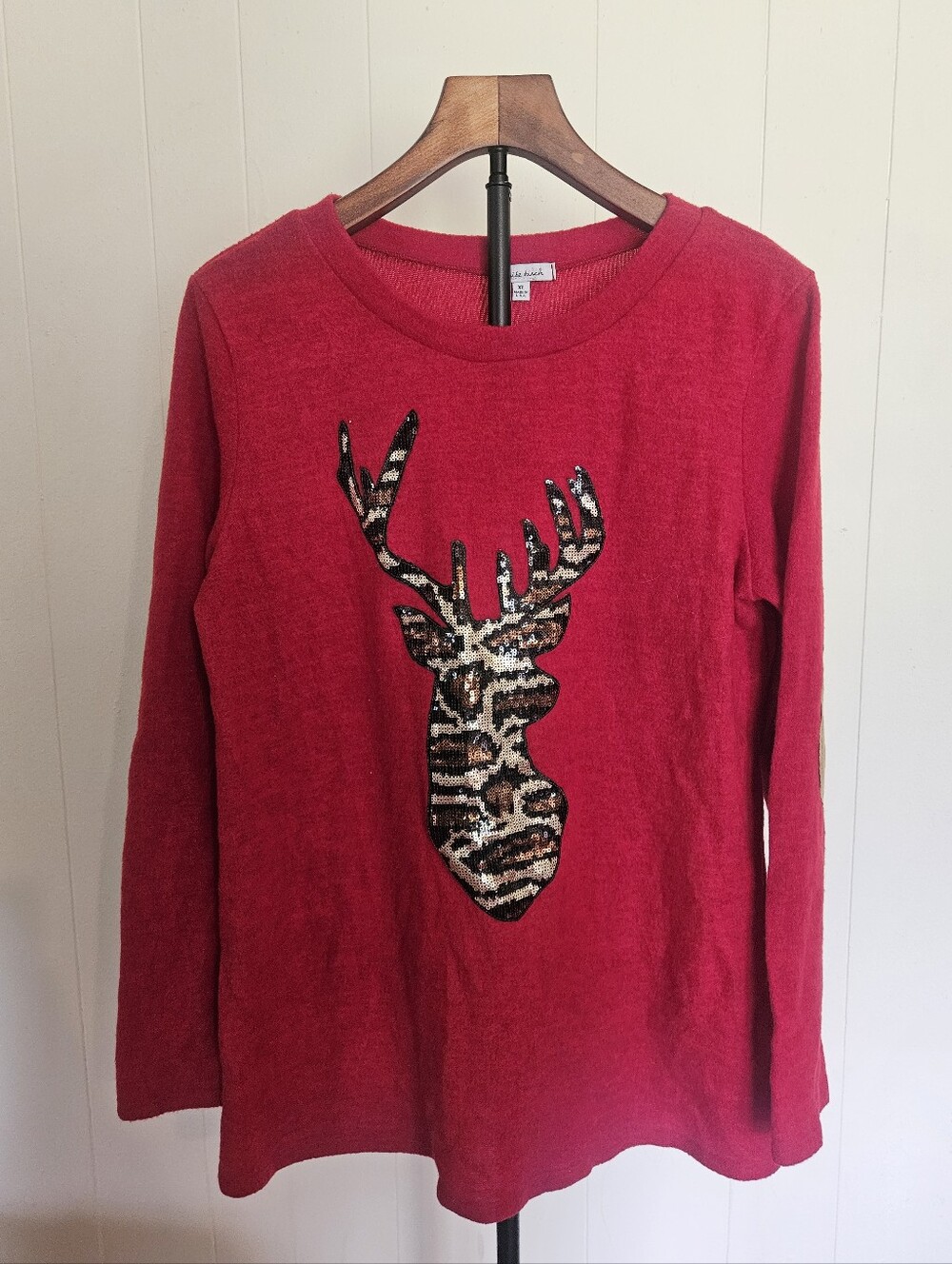 white birch Red Crewneck Sweater with Sequin Deer Motif Size XL